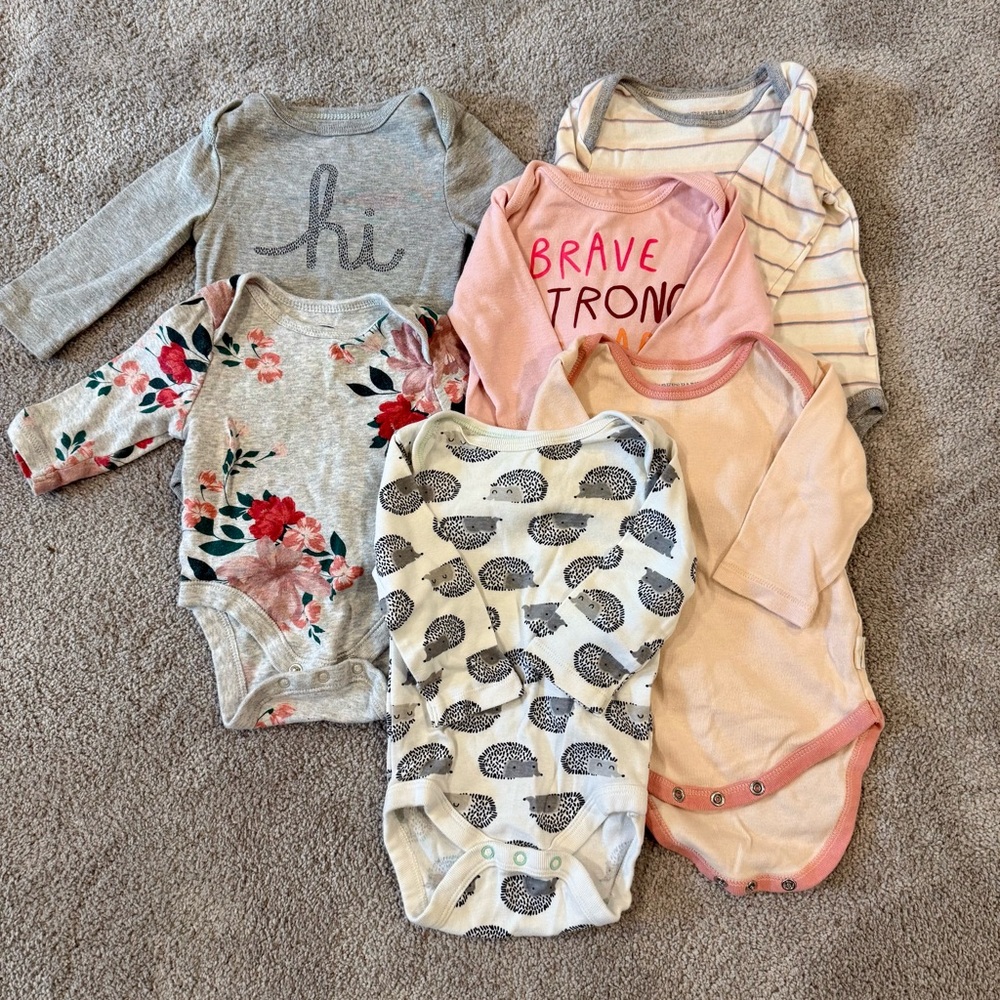 Bundle of long sleeve onesies / shirts